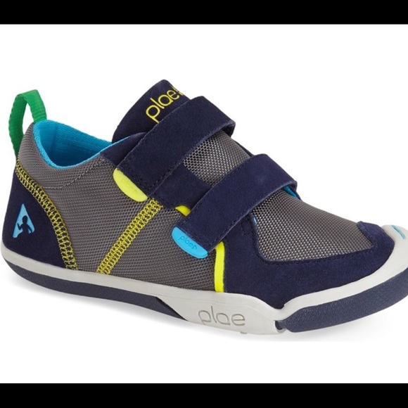 Plae shoes