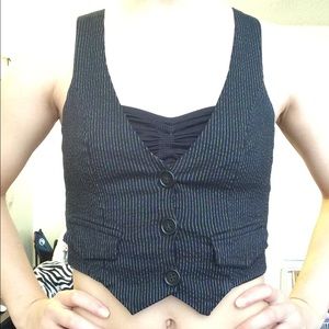 Lucy Lucy love button crop top