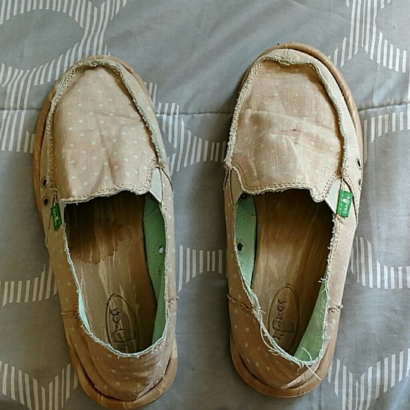 Sanuk shoes