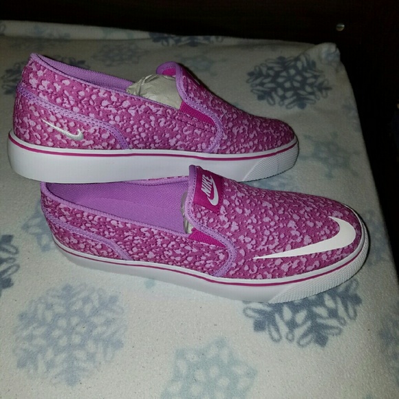 Nike slip ons