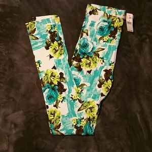 Roses leggings NWT