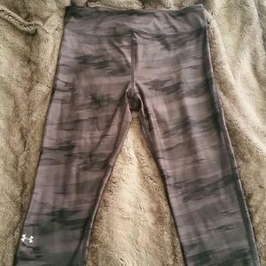 Under Armour compression crops