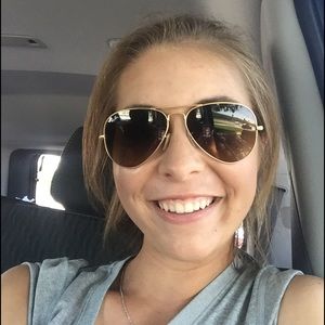 Meet your Posher, Abigail