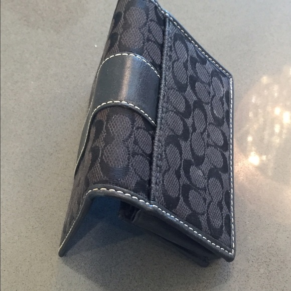 Coach Card Wallet - Picture 4 of 4