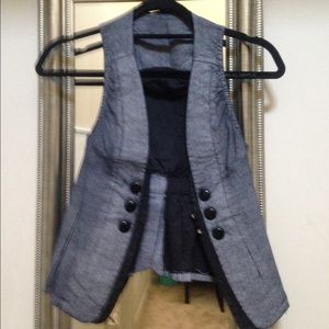 Chic black and white vest