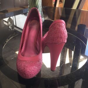 Miss me pink pumps