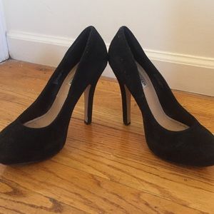 Steve Madden suede pumps