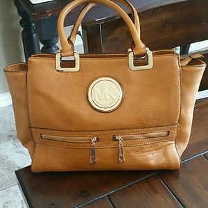 MK purse *VERY GENTLY USED*