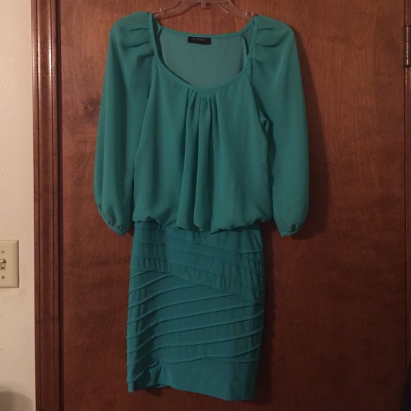 B. Smart fitted dress
