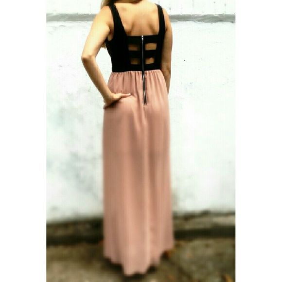 Great maxi dress for summer/fall wedding season - Picture 2 of 3