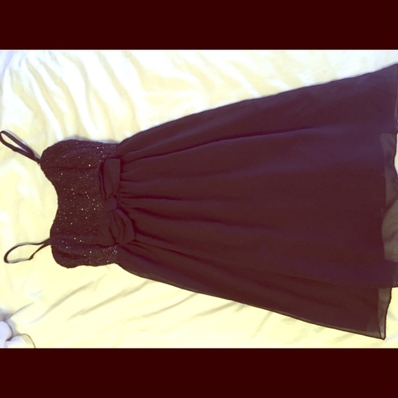 Short dress, size small. Perfect for homecoming!