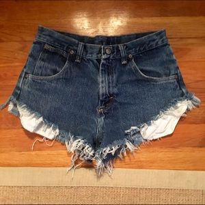 UO wrangler jean shorts size XS