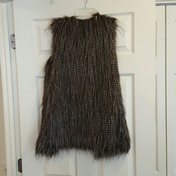 ❌SOLD❌ Faux fur boho vest - Picture 2 of 3