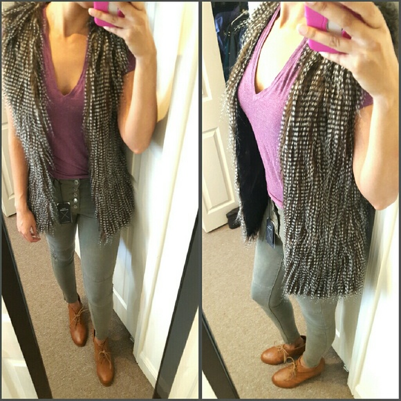 ❌SOLD❌ Faux fur boho vest - Picture 3 of 3
