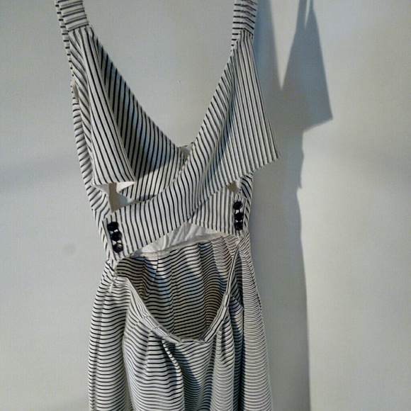 Sold - Picture 3 of 4