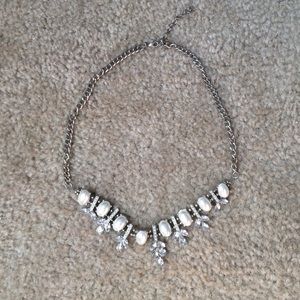 NWOT Loft Pearl and silver statement necklace