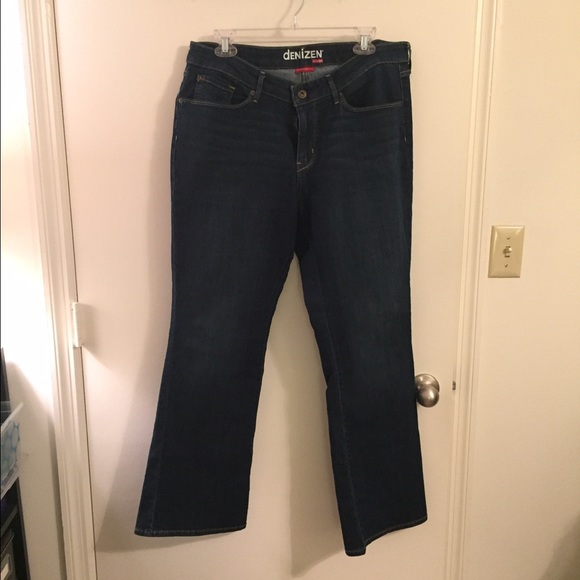SALE! Denizen modern bootcut jeans!