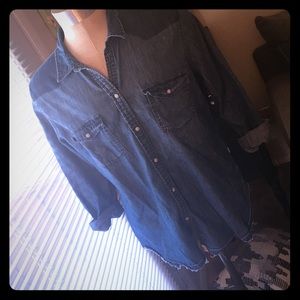 American Eagle Boyfriend Chambray Button Up!