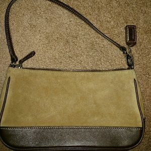 Small shoulder/hand Coach purse