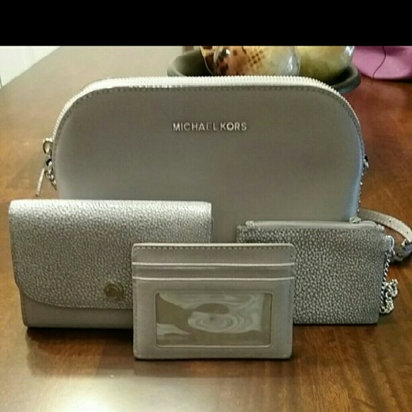 Micheal Kors Fendi bag with matching wallets - Picture 2 of 4