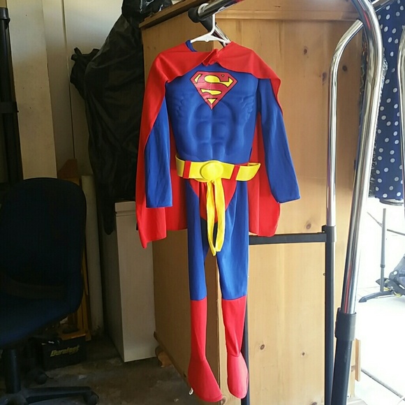Boys superman costume - Picture 1 of 2