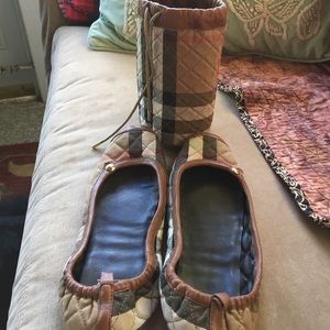 Burberry soft bottom slippers with carry bag