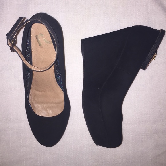 Report Black Suede Wedge Booties