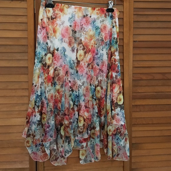 Dress barn floral skirt