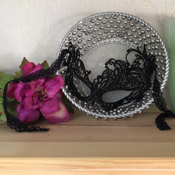 Sexy Black Lace Mask (A1) - Picture 7 of 7