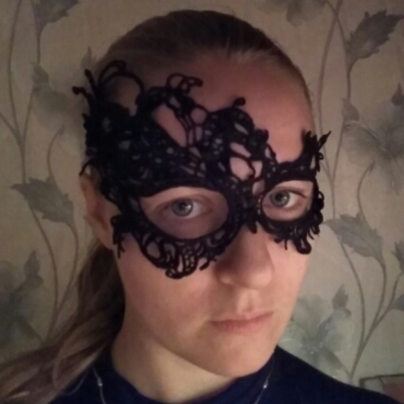 Sexy Black Lace Mask (A1) - Picture 6 of 7