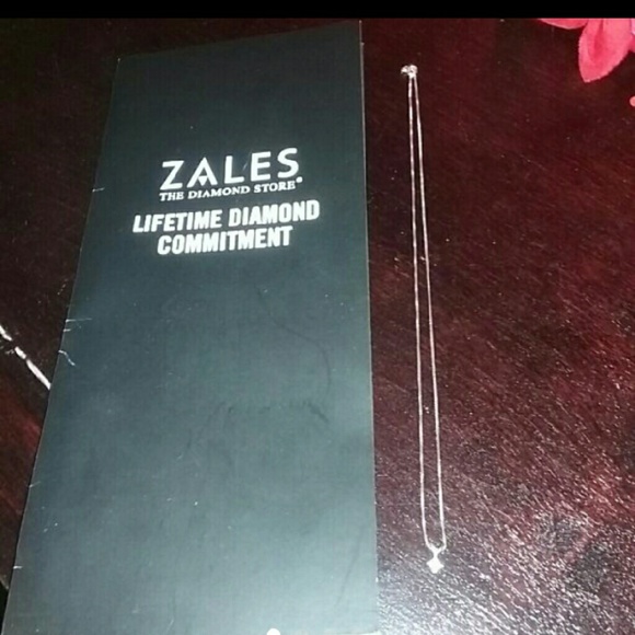 Diamond pendant with 16-inch necklace - Picture 1 of 4