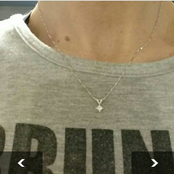 Diamond pendant with 16-inch necklace - Picture 4 of 4