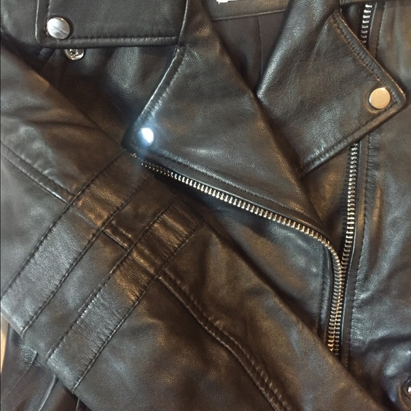 💥SOLD💥 ZARA LEATHER JACKET - Picture 4 of 4