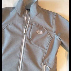 TNF Women's APEX Bionic Jacket - Gray & White (L)