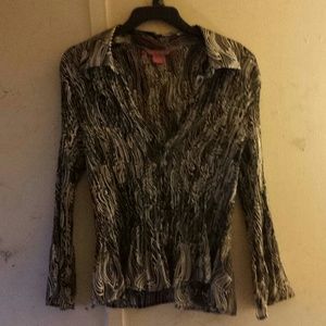 Woman's black and white shirt, bell sleeves