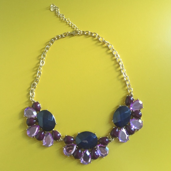 NWOT Blue/Purple Statement Choker