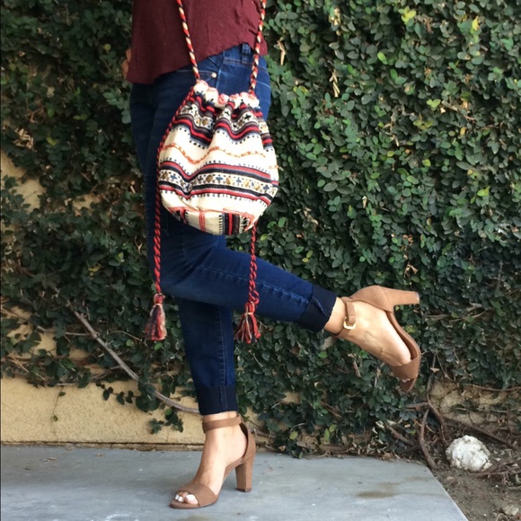 SOLD OUT Desert gypsy puff crossbody - Picture 4 of 6