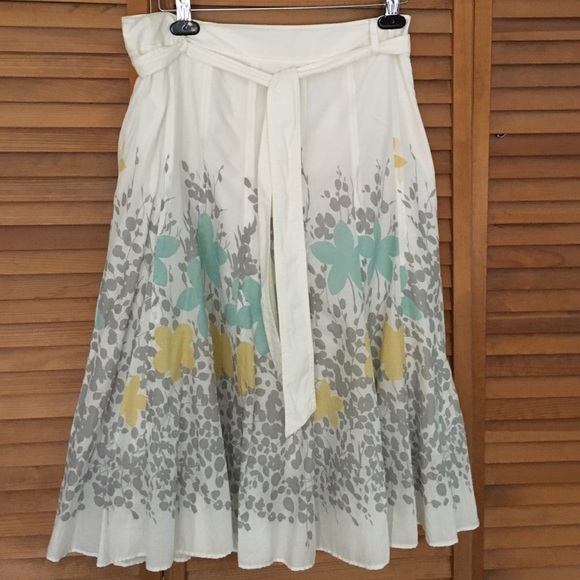 Floral skirt - Picture 1 of 3