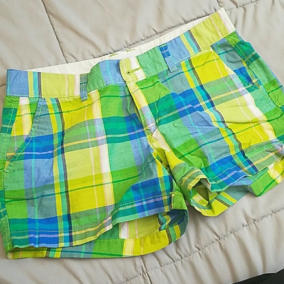 Old Navy size: 6 plaid shorts!