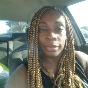 Meet your Posher, Mica