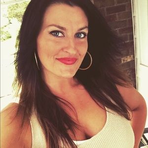 Meet your Posher, Alisa