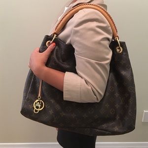 Louis Vuitton Artsy MM