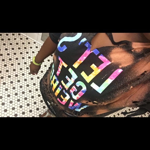 Distressed tees - Picture 4 of 4