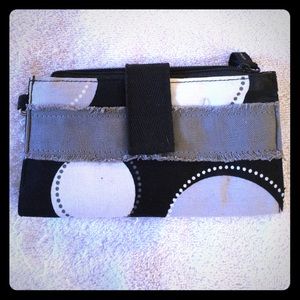THIRTY-ONE RETRO METRO HAPPY DOT WALLET