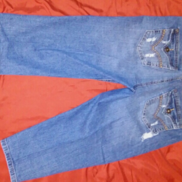SOLD Capri jeans - Picture 2 of 3