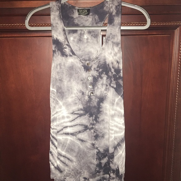 Grey & white tye dye top, excellent condition