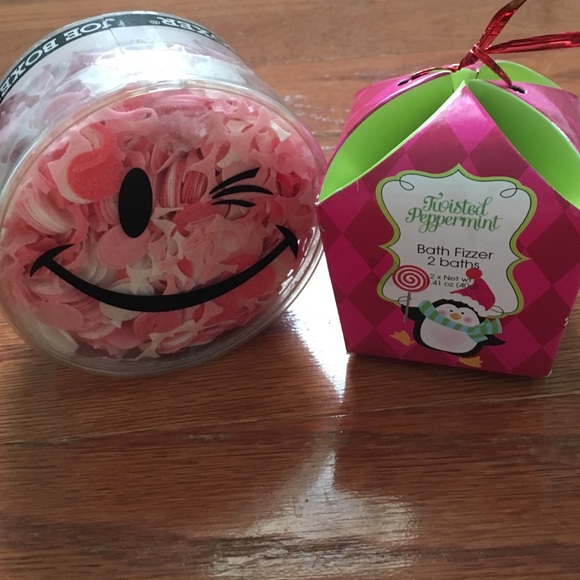Bundle--bath fizzer and bath confetti.