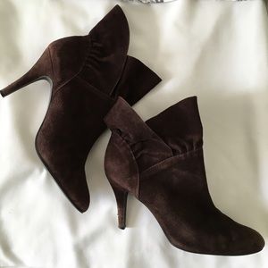 SALE Chocolate Brown Suede Nine West booties 8 1/2