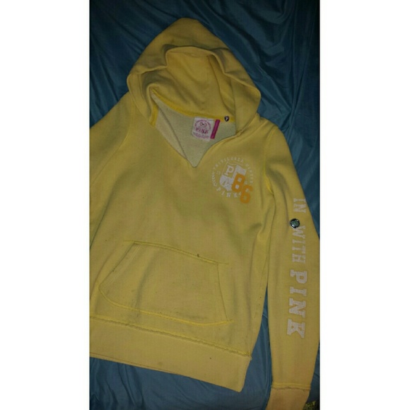 🍥oversized yellow hoodie🍥