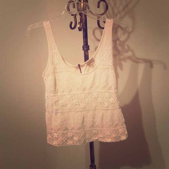 Tops - White lacey tank